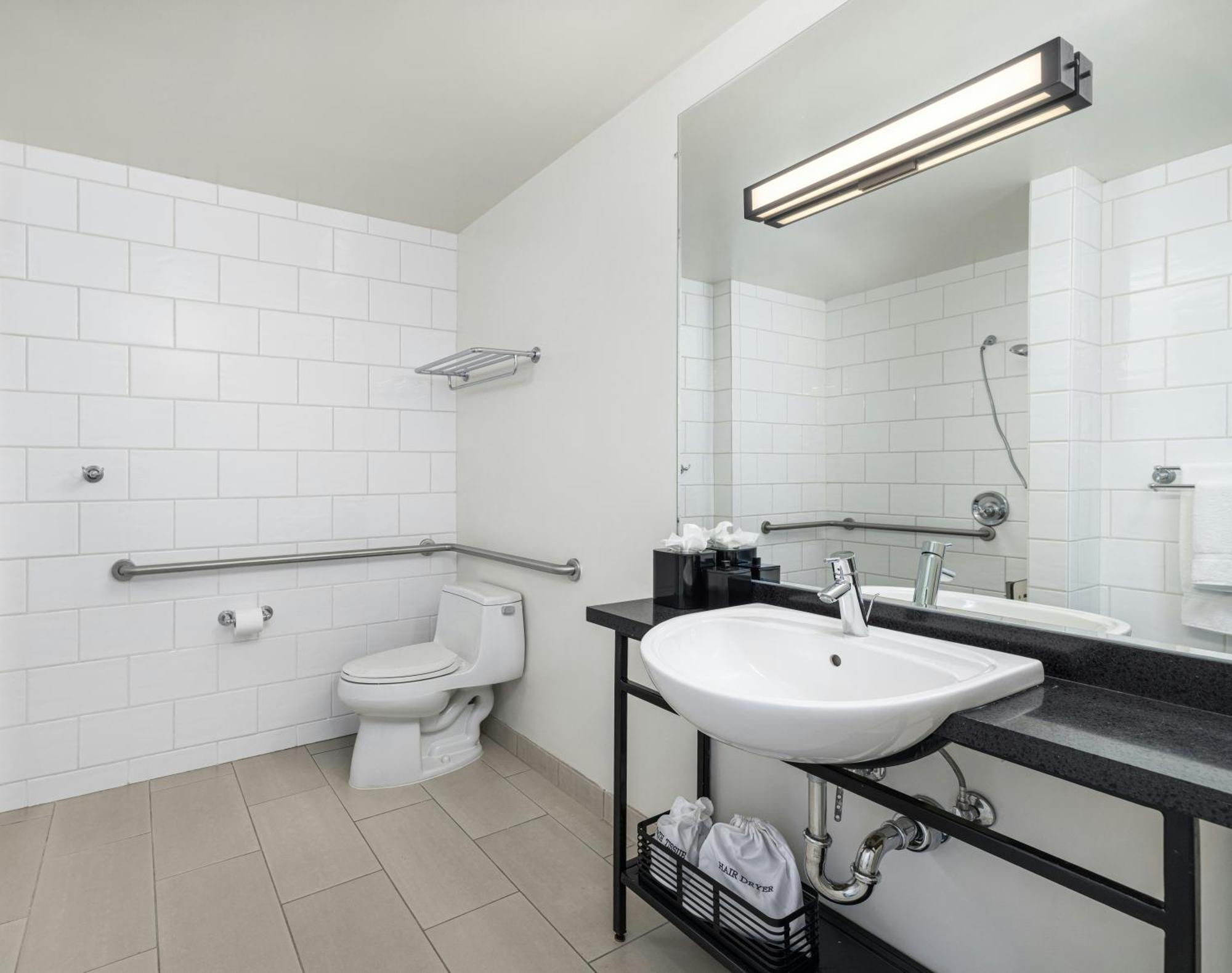Zimmer Epic mit Kingsize-Bett und Aussicht in der obersten Etage